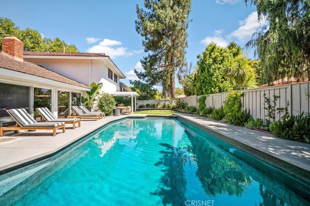 1692 Camberwell Pl, Thousand Oaks CA  91361-1507 exterior