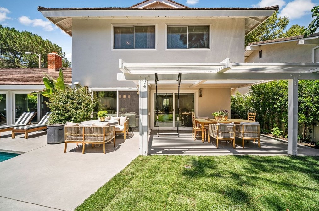 1692 Camberwell Pl, Thousand Oaks CA  91361-1507 exterior