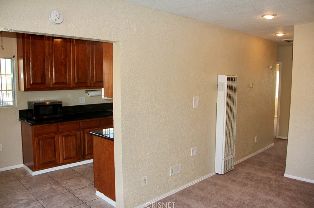 1256 100th St, Los Angeles, CA 90002-2823