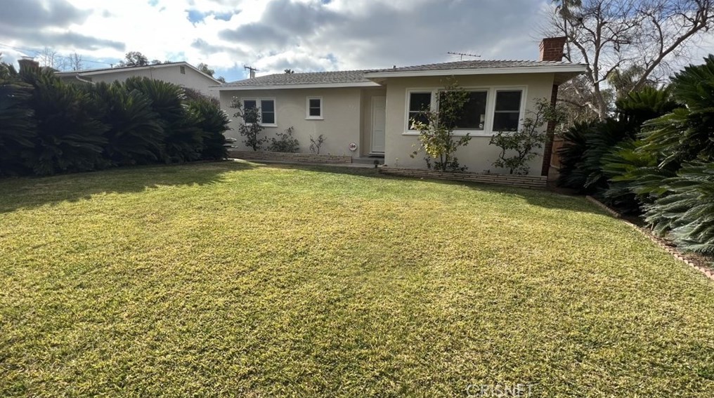 820 New York Dr, Altadena, CA 91001