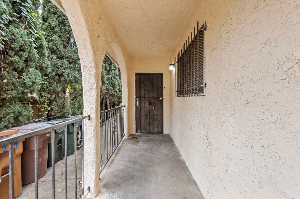 11227 Budlong Ave, Los Angeles, CA 90044-1309