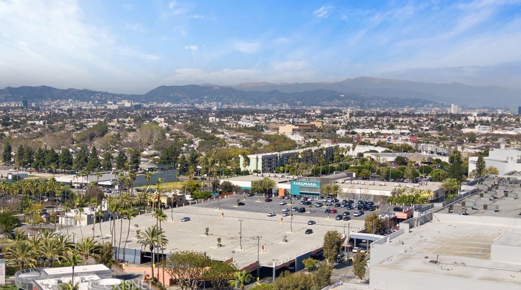 3740 Santa Rosalia Dr, Los Angeles CA  90008-3620 exterior