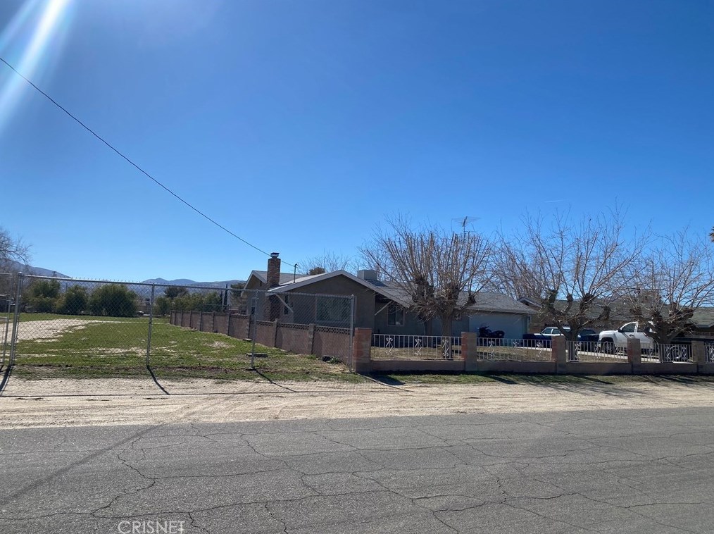 8952 E Ave T 12, Juniper Hills, CA 93543