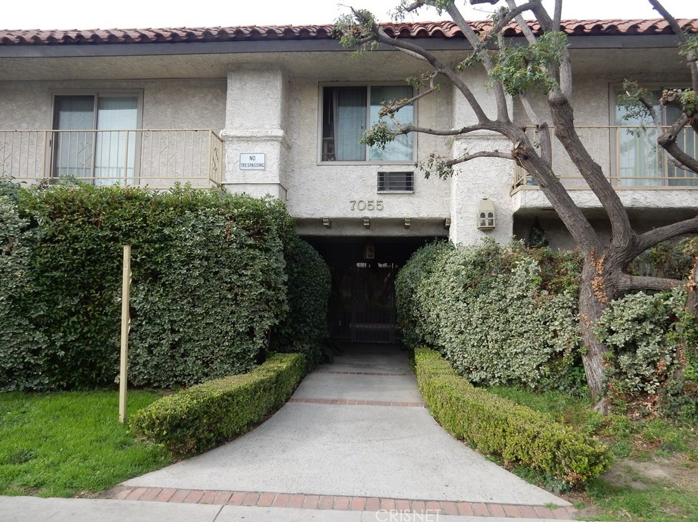 7055 Etiwanda Ave, Los Angeles, CA 91335