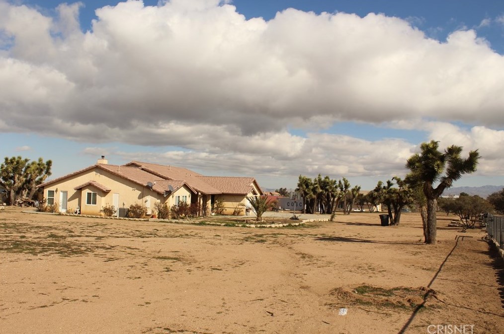 11150 Stuveling St, Hesperia CA  92344-0008 exterior