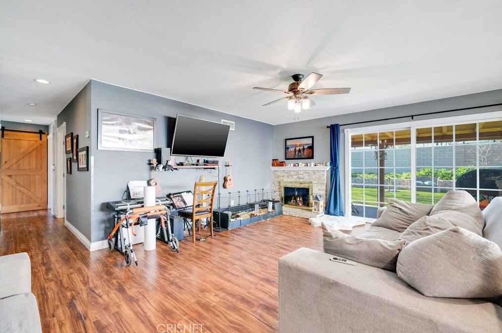 5565 Rock Tree Dr, Calabasas, CA 91301