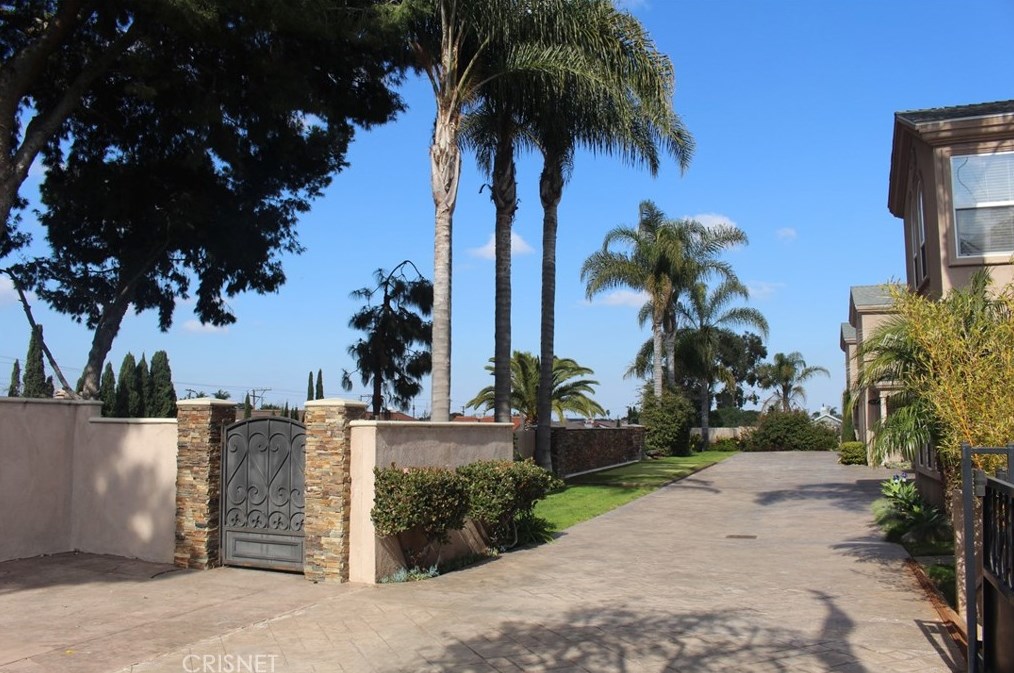 4625 W 172nd St, Lawndale, CA 90260