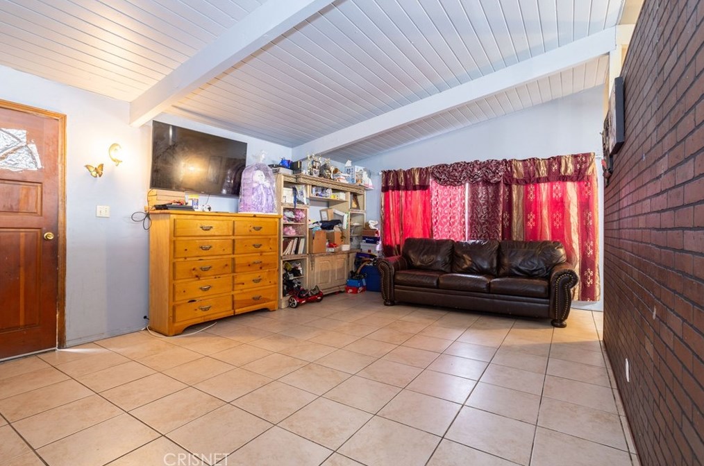 12945 Eustace St, Los Angeles, CA 91331-1040