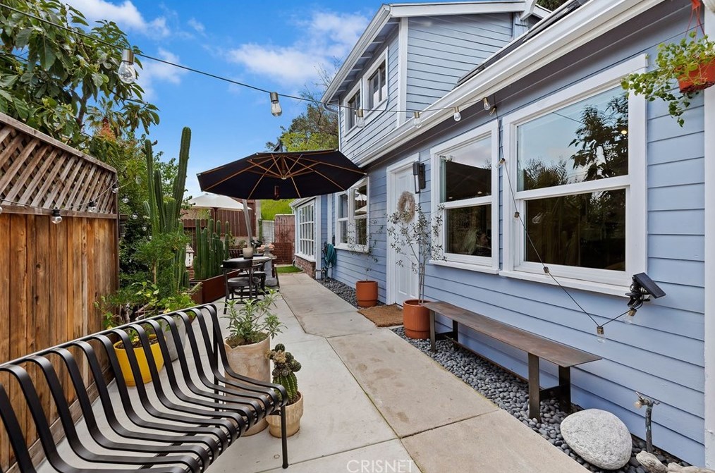 12458 Laurel Terrace Dr, North Hollywood, CA 91604