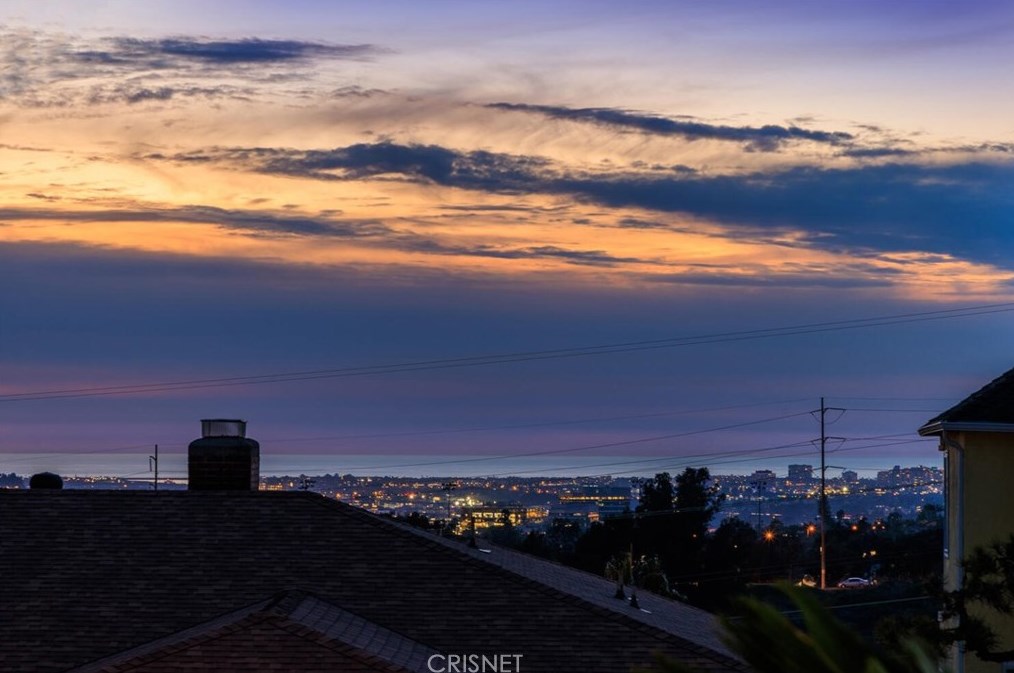 5126 Brea Crest Dr, Los Angeles, CA 90043-2005