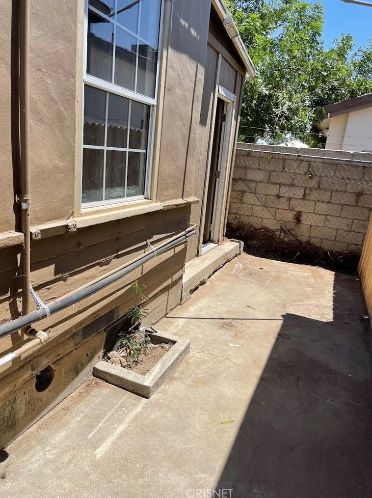 2112 N Baker St, Bakersfield, CA 93305