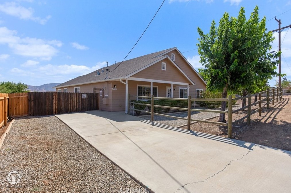 22112 Gold St, Tehachapi, CA 93561
