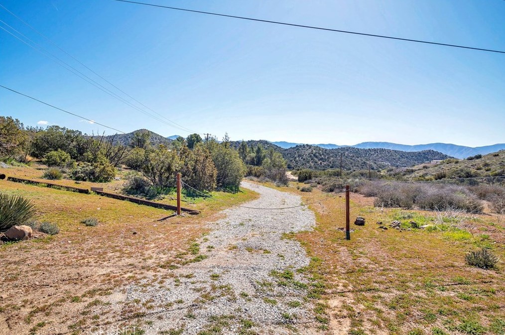 33350 Hubbard Rd, Acton CA  93510-1546 exterior