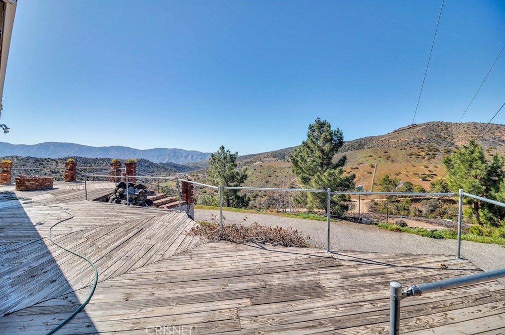 33350 Hubbard Rd, Acton CA  93510-1546 exterior