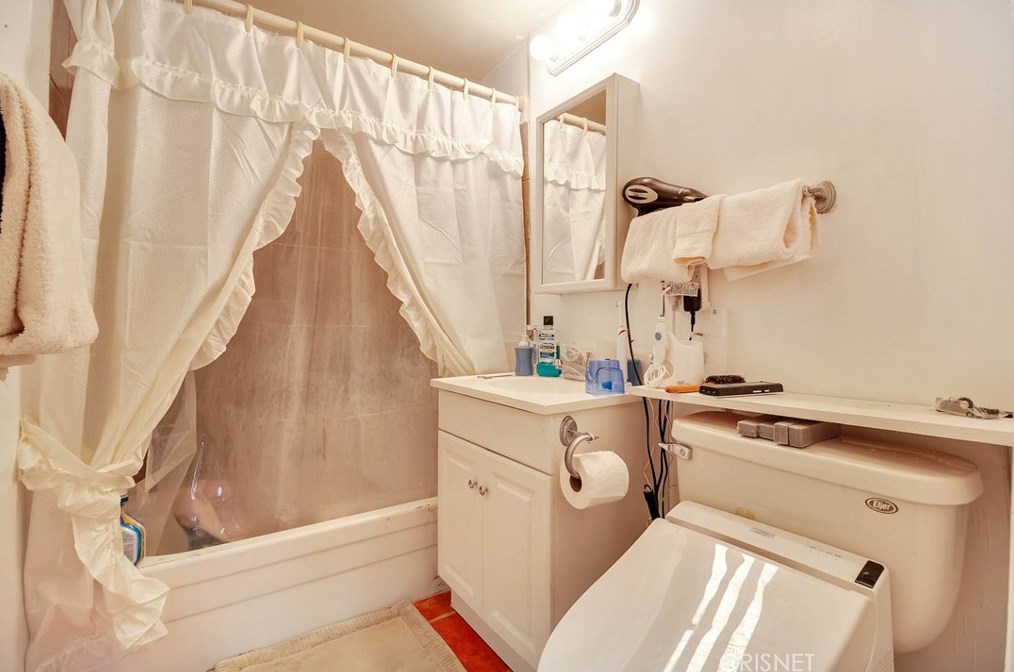 33350 Hubbard Rd, Acton CA  93510-1546 exterior