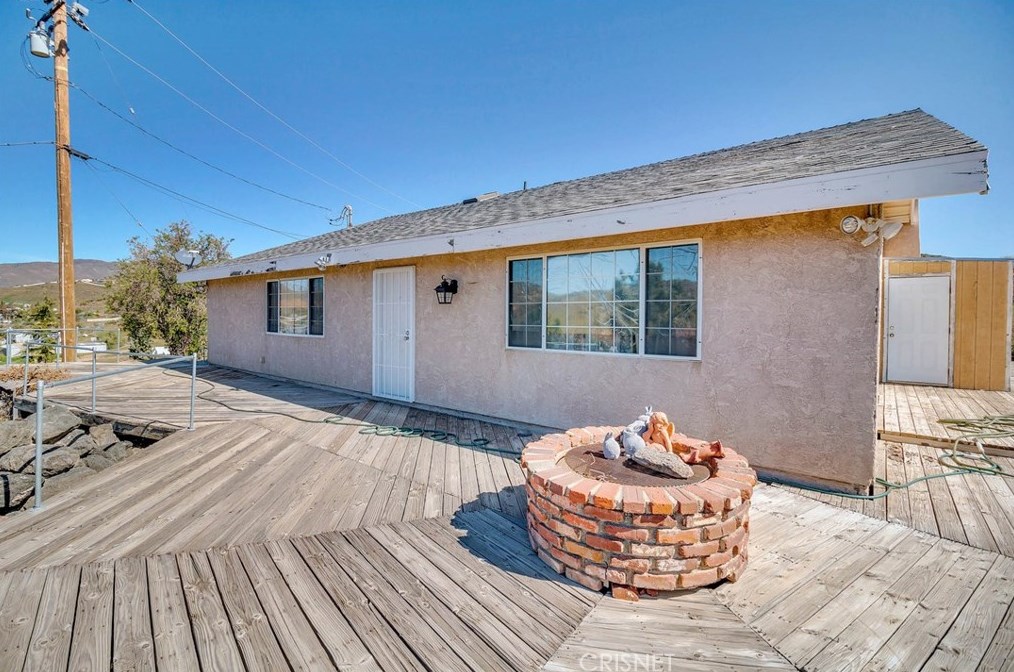 33350 Hubbard Rd, Acton CA  93510-1546 exterior