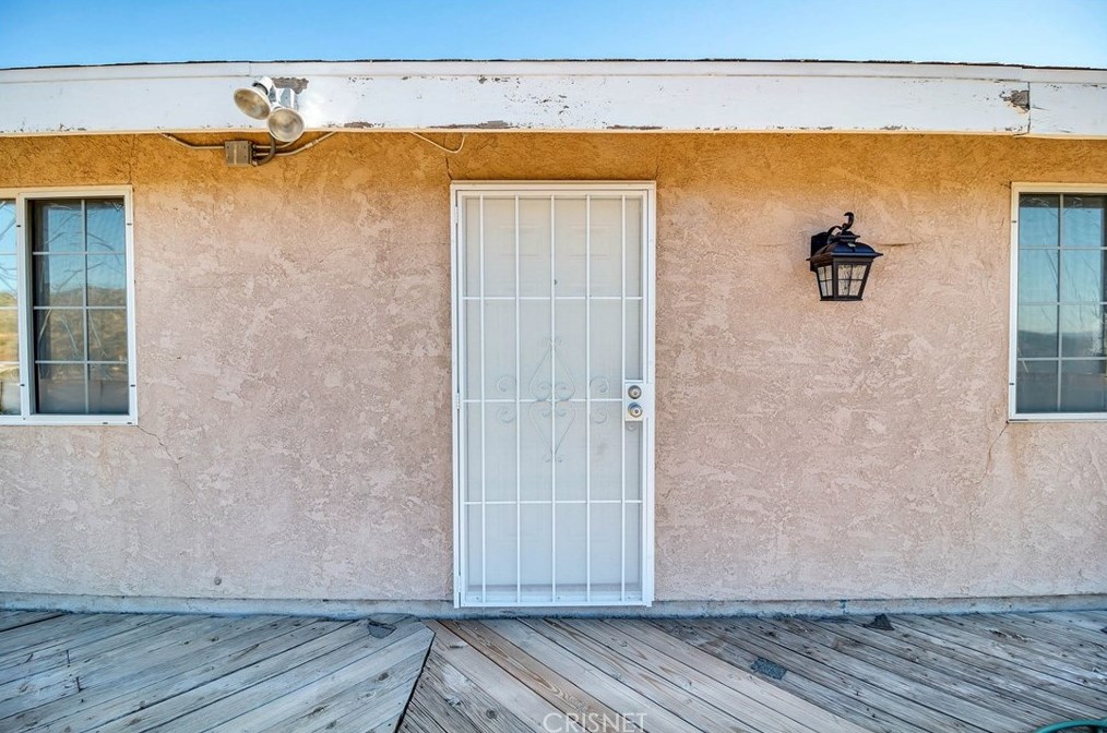 33350 Hubbard Rd, Acton CA  93510-1546 exterior