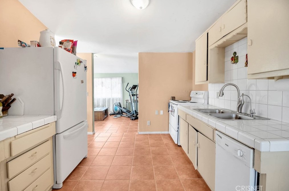 33350 Hubbard Rd, Acton CA  93510-1546 exterior