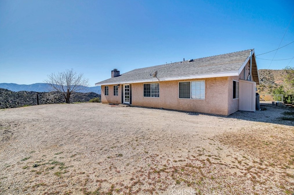 33350 Hubbard Rd, Acton CA  93510-1546 exterior