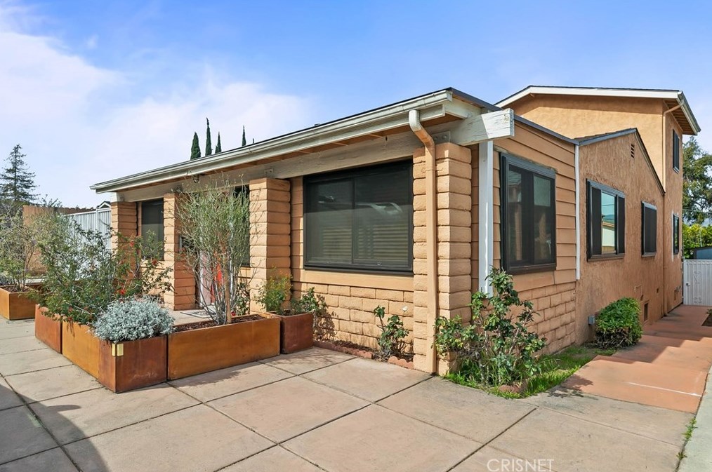 4121 Scandia Way, Los Angeles, CA 90065-3649