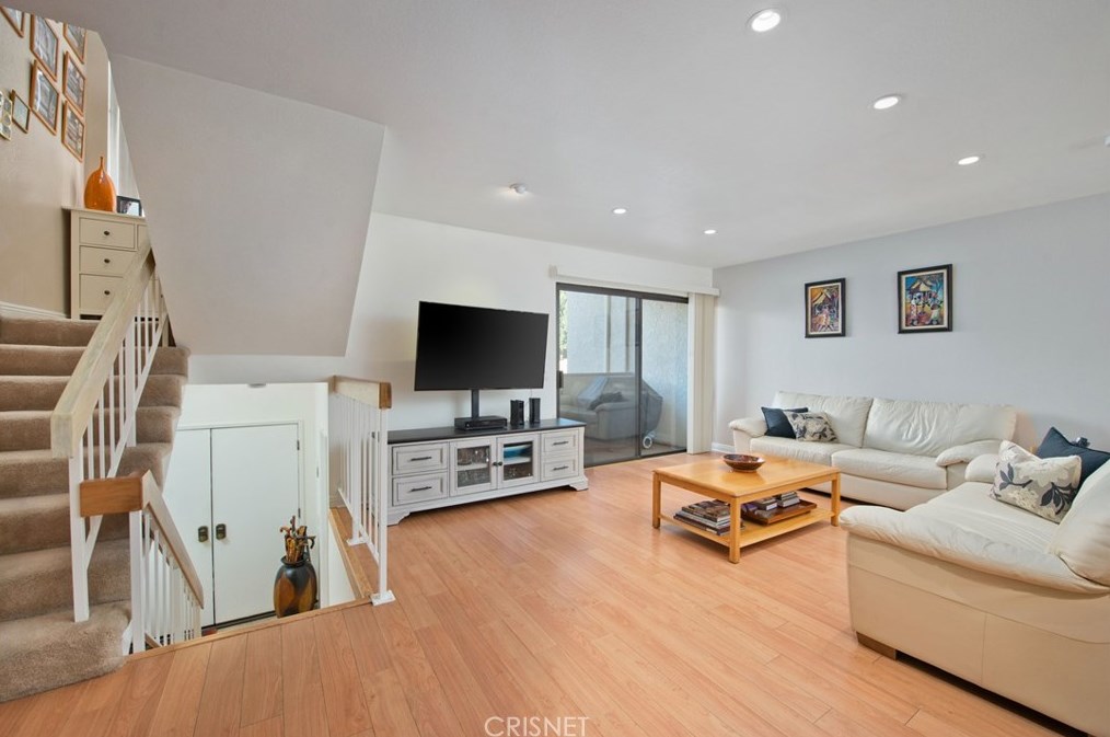 26312 W Plata Ln, Calabasas, CA 91302
