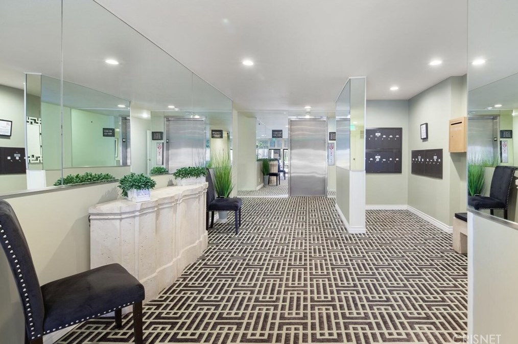 14159 Dickens St #101, Van Nuys, CA 91423