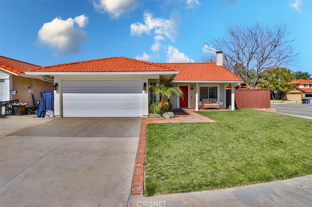 27703 Stowe Ln, Santa Clarita, CA 91384