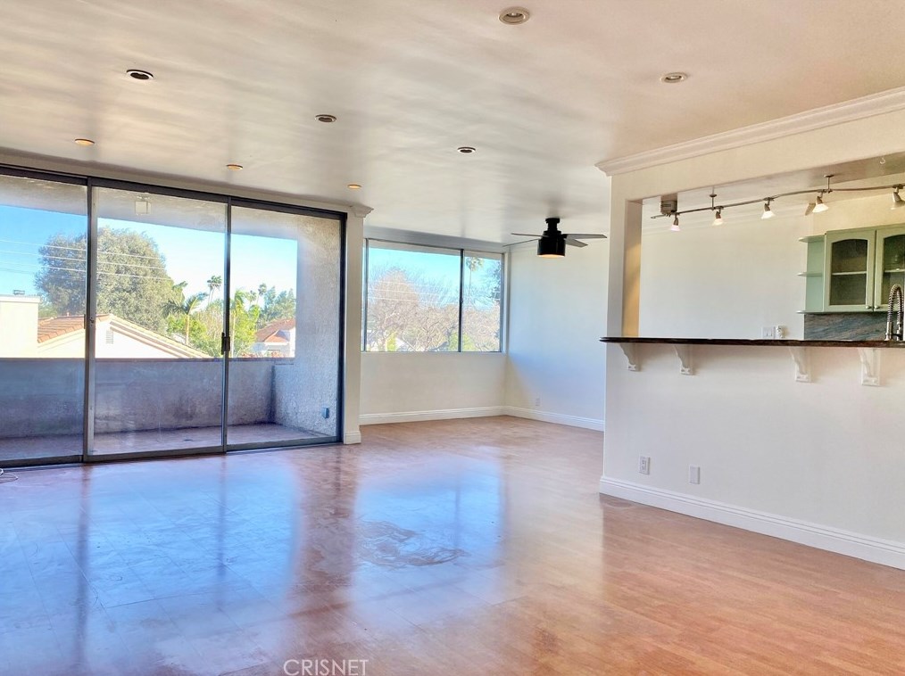 4487 Colbath Ave #311, Van Nuys, CA 91423