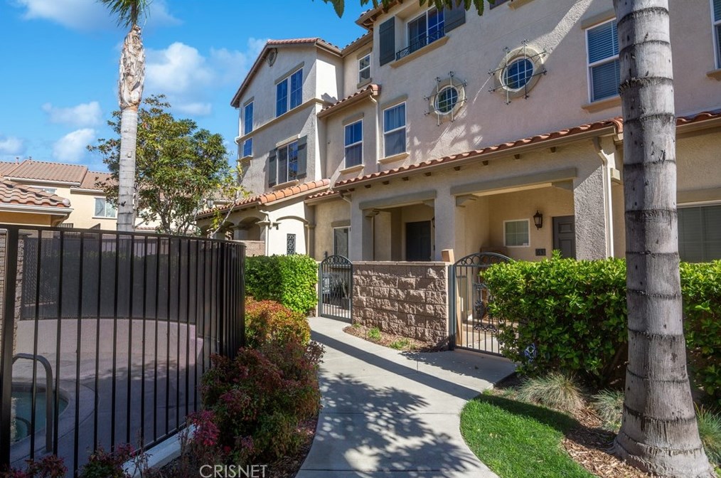 15641 Odyssey Dr #67, San Fernando, CA 91344