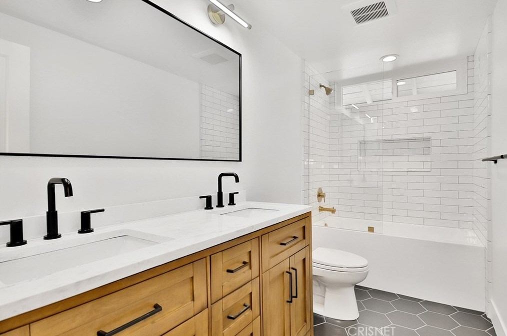 1632 Camberwell Pl, Thousand Oaks CA  91361-1507 exterior