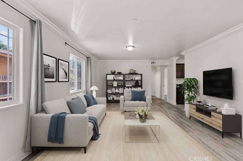 524 85th St, Los Angeles, CA 90044-5820