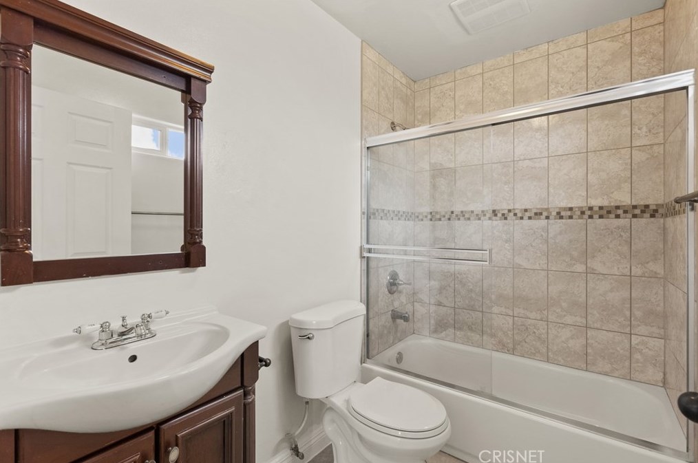 524 85th St, Los Angeles CA  90044-5820 exterior