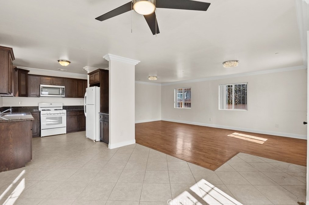 524 85th St, Los Angeles CA  90044-5820 exterior