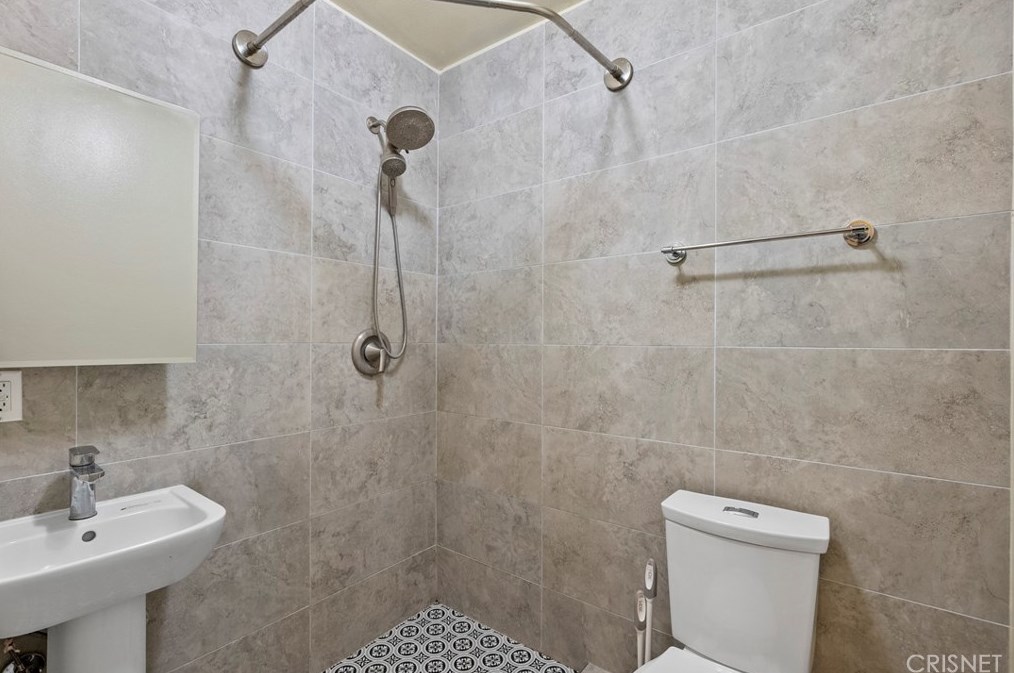 524 85th St, Los Angeles CA  90044-5820 exterior