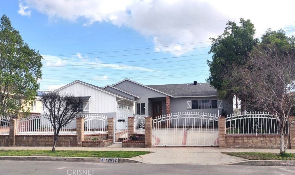 12632 Tonopah St, Los Angeles, CA 91331-4327