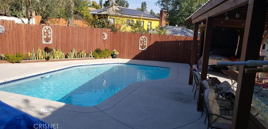 6273 Meridian St, Los Angeles CA  90042-2841 exterior