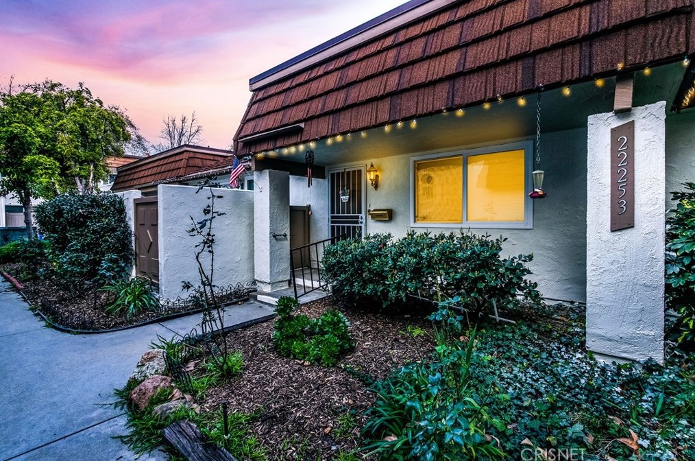 22253 James Alan Cir, Chatsworth, CA 91311