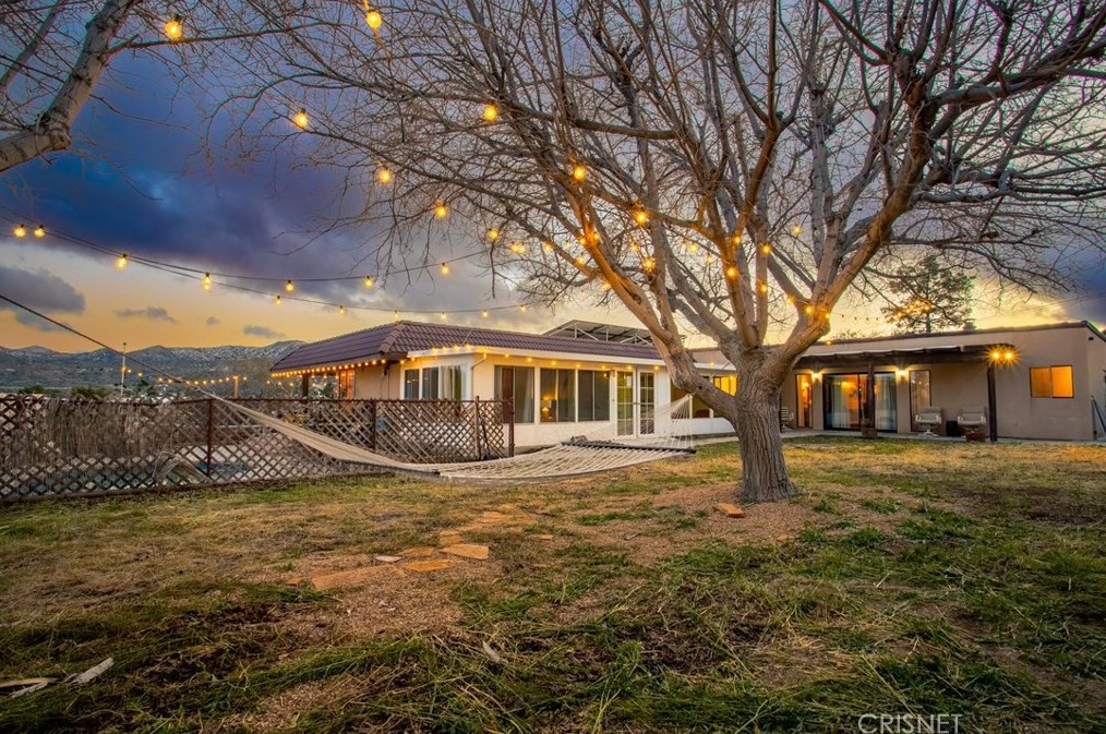7333 Camino Del Cielo Trl, Yucca Valley, CA 92284-8430