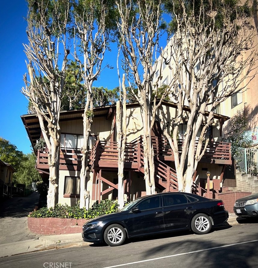 2053 Argyle Ave, Los Angeles, CA 90068-3378