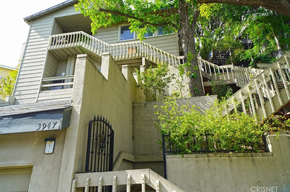 3947 Sumac Dr, Van Nuys, CA 91403