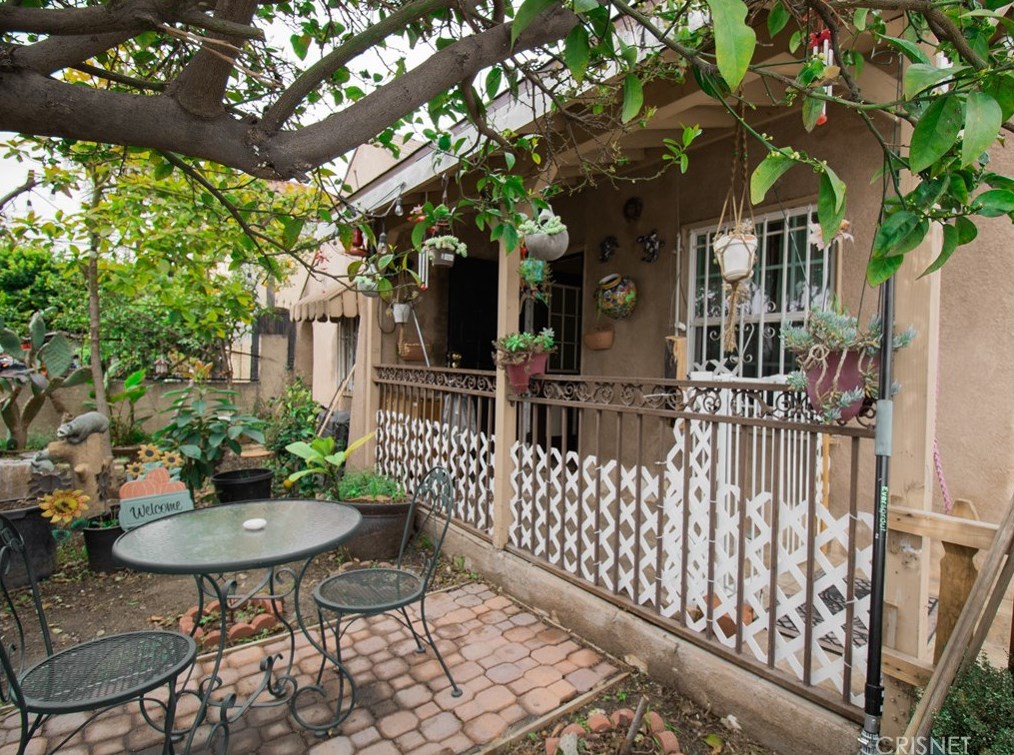 1737 Gage Ave, Los Angeles, CA 90001-1813