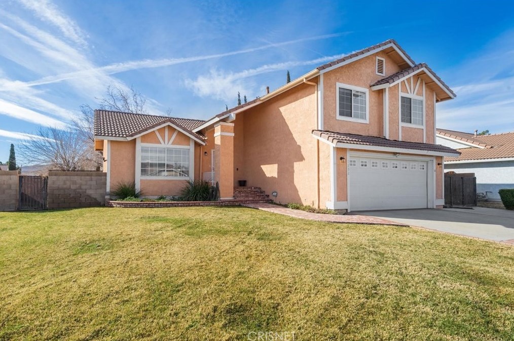 1232 Kings Rd, Palmdale, CA 93551-4015