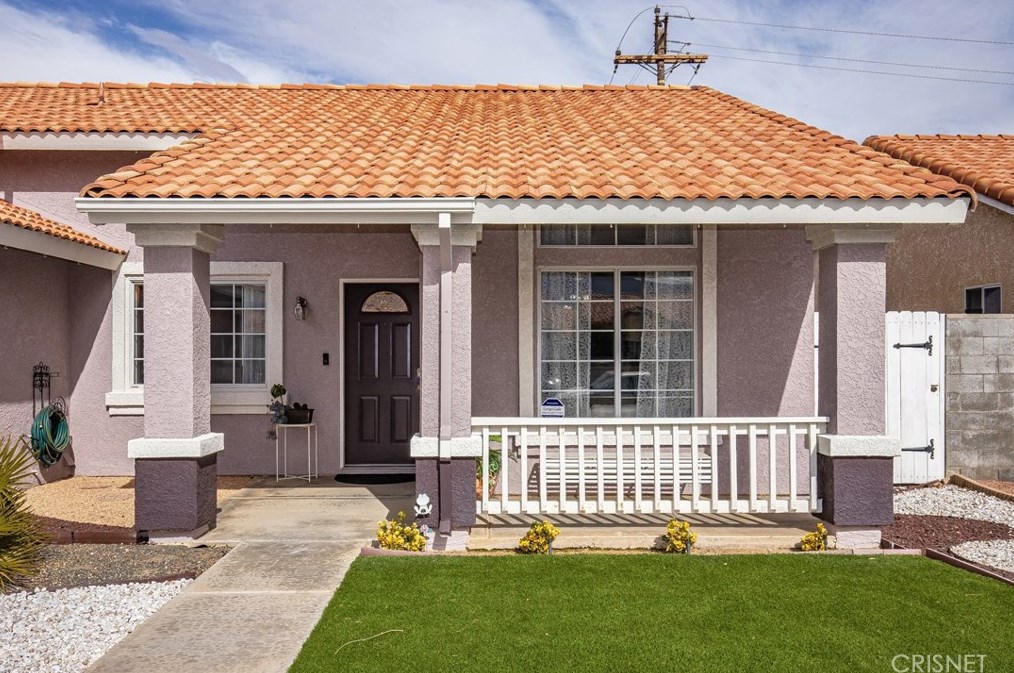 38948 Kensington Way, Palmdale, CA 93551-3965