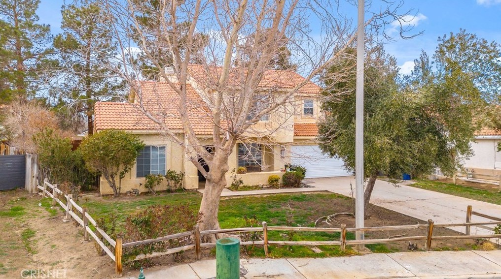39311 Fieldcrest Cir, Palmdale, CA 93551-4084