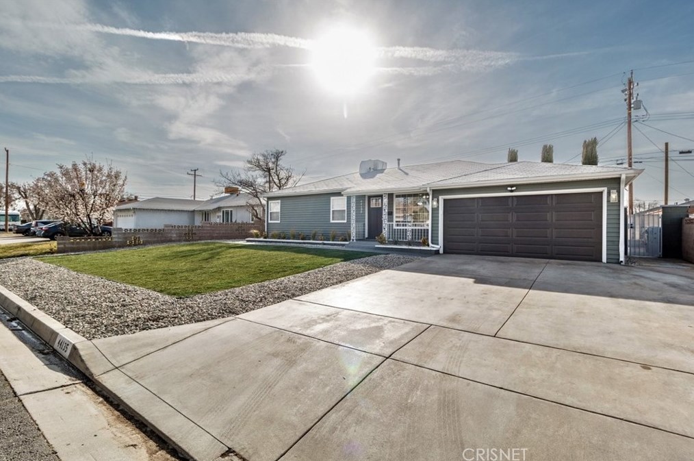 44135 Kingtree Ave, Lancaster, CA 93534