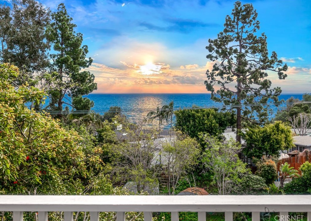 28294 Rey De Copas Ln, Malibu, CA 90265-4461