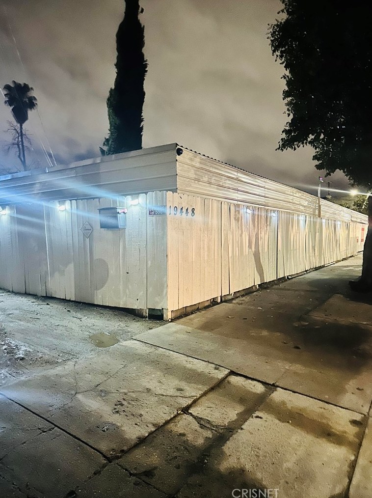 19448 Saticoy St, Los Angeles, CA 91335-2342