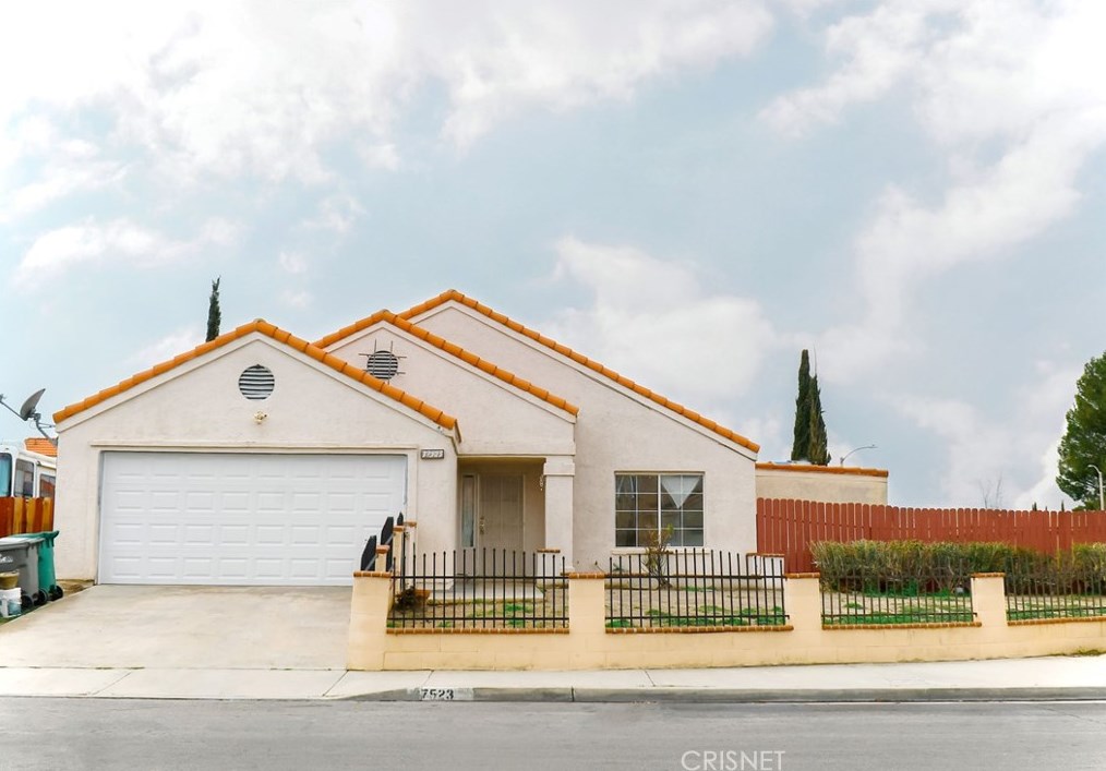 37523 42nd St, Palmdale, CA 93552-4306