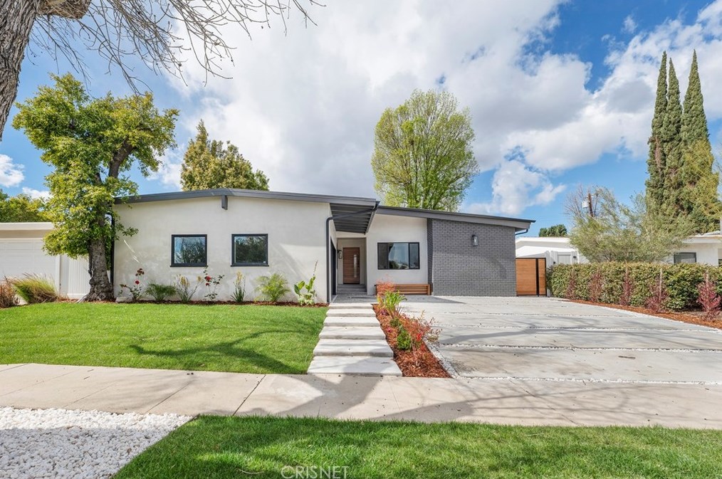 5711 Graves Ave, Van Nuys, CA 91316