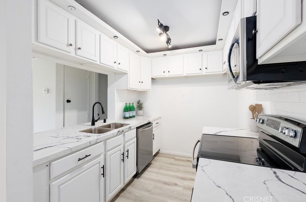 5460 White Oak Ave #k207, Van Nuys, CA 91316